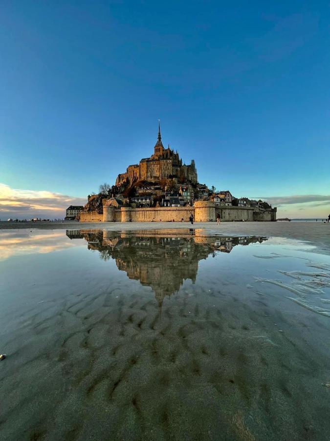 Arc En Ciel Du Mont Bed and Breakfast Pontorson Exteriör bild