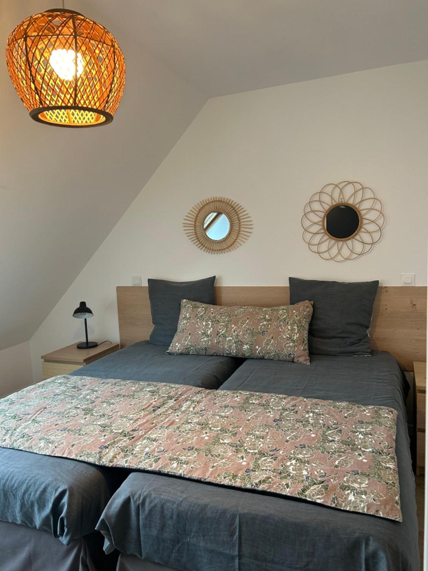 Arc En Ciel Du Mont Bed and Breakfast Pontorson Exteriör bild
